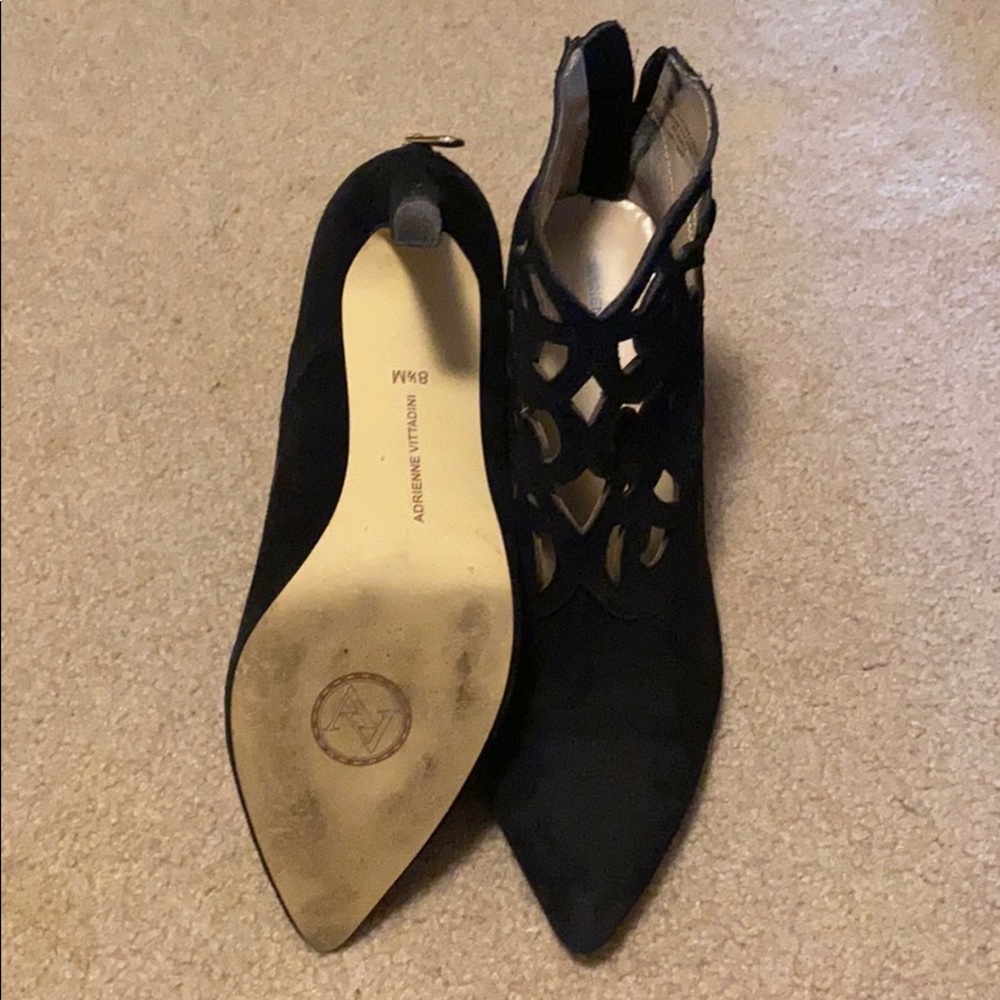 Adrienne vittadini cut out ankle bootie - Picture 4 of 4